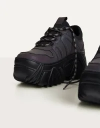 Reflektierende Sneaker mit Plateausohle